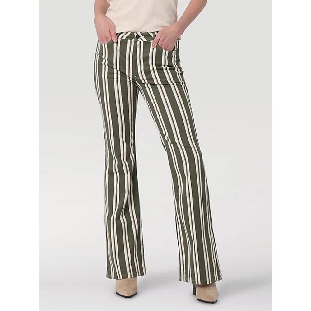 Wrangler High Rise Fierce Flare Striped Pant in Moss Size 16 x 32